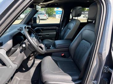 Land Rover Defender 110 7 P.ti Auto Argent 3.0 I6 First Edition 400cv — photo 5