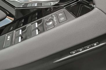 Land Rover Range Rover Evoque S Blanc P300e — photo 17