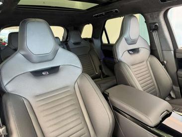 Land Rover Range Rover Sport SV — photo 16