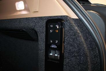 Land Rover Range Rover SV 3.0 P510e PHEV AWD — photo 11