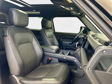 Land Rover Defender 90 X-Dynamic HSE AWD Auto. 3.0D I6 300 — photo 3