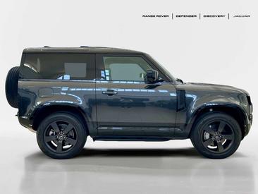 Land Rover Defender 90 X-Dynamic HSE AWD Auto. 3.0D I6 300 — photo 8