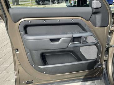 Land Rover Defender 130 Standhzg. Bronze D300 — photo 9