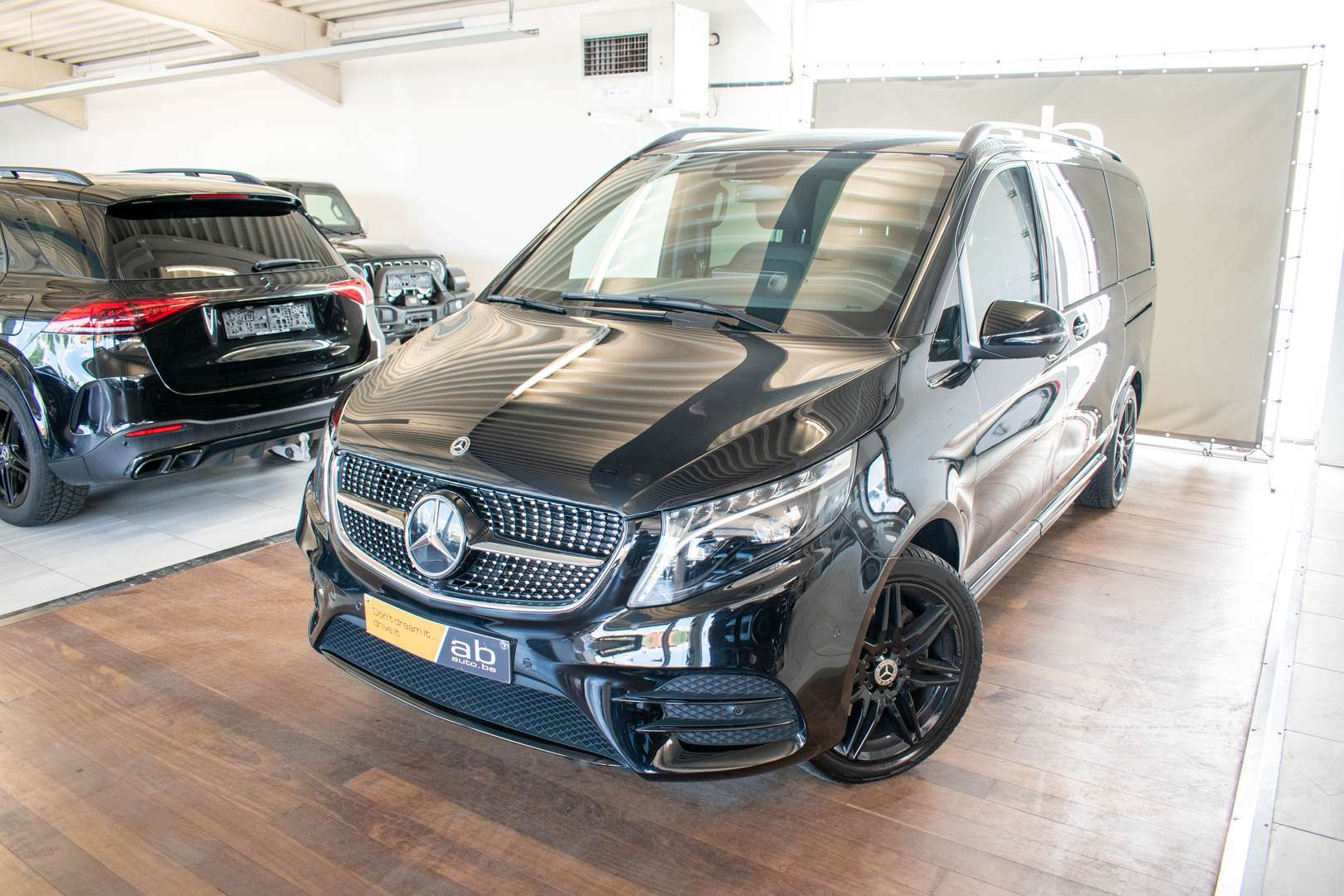 Mercedes V 300 AMG Line - 2023 - Joinsteer - #1