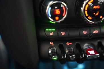 Mini Cabrio John Cooper Works — photo 9