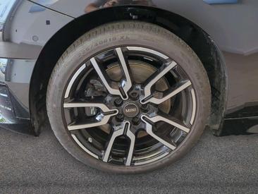 Mini Cooper SE JCW — photo 11