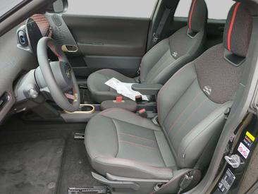 Mini Cooper SE JCW — photo 18