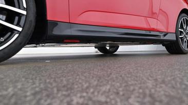 Mini Cooper SE JCW — photo 20