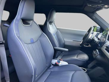 Mini Electric Favoured Cooper SE — photo 18
