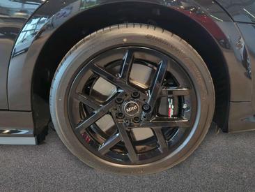 Mini Cabrio JCW Cooper — photo 10