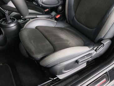 Mini Cabrio COOPER S — photo 37