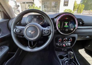 Mini Clubman COOPER D — photo 17