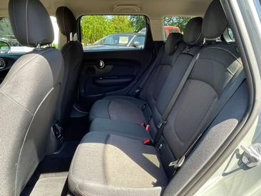 Mini Clubman COOPER D — photo 18