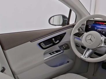 Mercedes EQE 300 Night Edition — photo 7