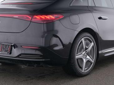 Mercedes EQE 300 Night Edition — photo 8