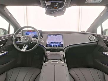 Mercedes EQE 300 — photo 5
