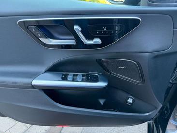 Mercedes Classe C 200 Night Edition — photo 11