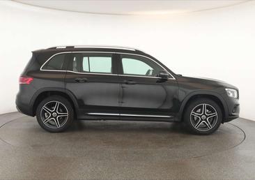 Mercedes GLB 200 Progressive — photo 29