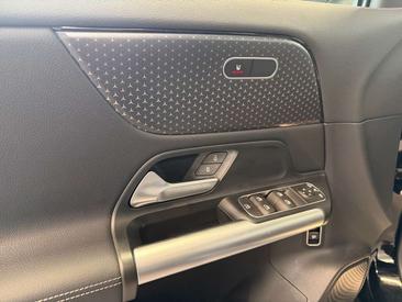 Mercedes GLA 200 Progressive — photo 2