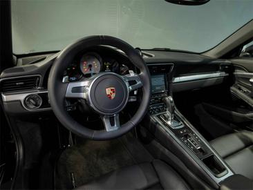 Porsche 991 I Carrera 4 — photo 11
