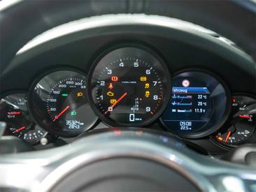 Porsche 991 I Carrera 4 — photo 20