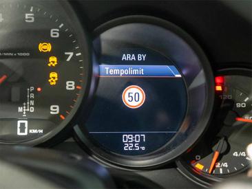 Porsche 991 I Carrera 4 — photo 23