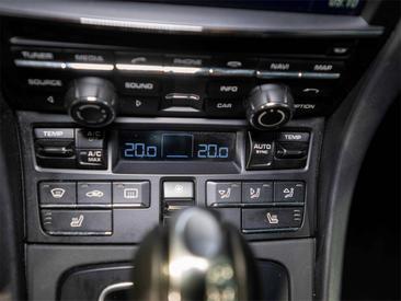 Porsche 991 I Carrera 4 — photo 28
