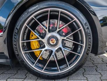 Porsche 991 II Turbo S Cabriolet — photo 10