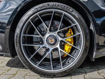 Porsche 991 II Turbo S Cabriolet — photo 11