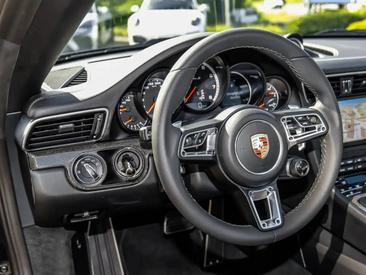 Porsche 991 II Turbo S Cabriolet — photo 17