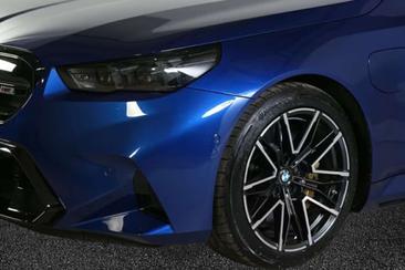 BMW M5 — photo 8