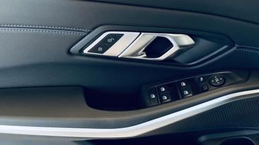 BMW 320 320e — photo 18