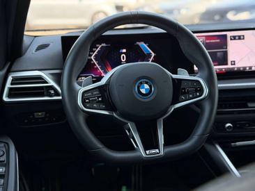 BMW 330 M Sport 330e — photo 8