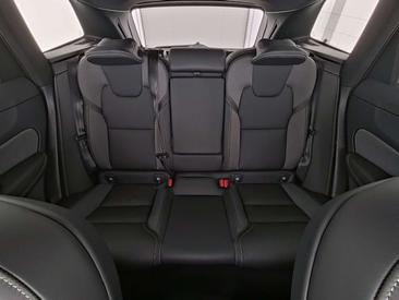 Volvo XC60 Plus — photo 7