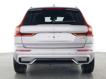 Volvo XC60 B5 — photo 3