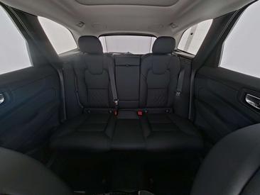 Volvo XC60 B5 — photo 7