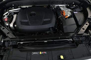 Volvo XC60 T6 Recharge Core — photo 8