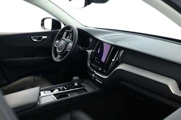 Volvo XC60 T6 Recharge Core — photo 13