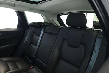 Volvo XC60 T6 Recharge Core — photo 15