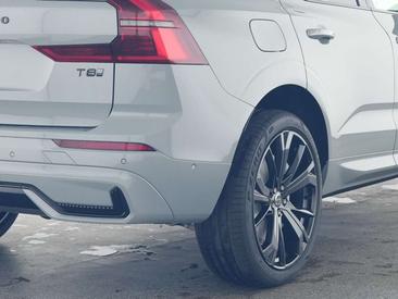 Volvo XC60 T8 Black Edition — photo 11