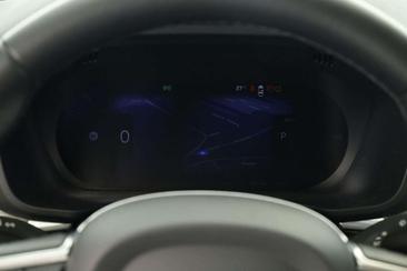Volvo XC60 T6 Recharge Core — photo 23