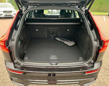 Volvo XC60 B4 R-Design — photo 2