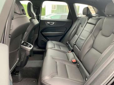 Volvo XC60 B4 R-Design — photo 5