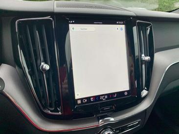 Volvo XC60 B4 R-Design — photo 13