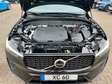 Volvo XC60 B4 R-Design — photo 20
