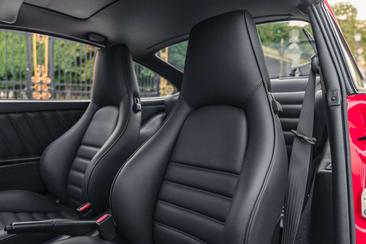 Porsche 964 Turbo — photo 11