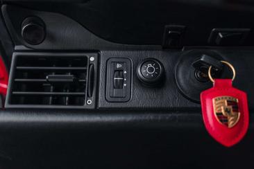 Porsche 964 Turbo — photo 21