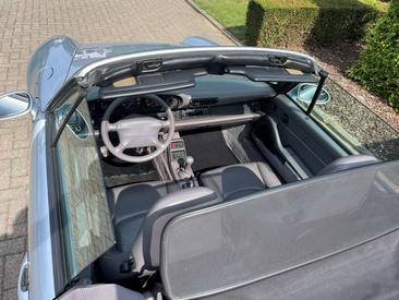 Porsche 993 CARRERA 4 — photo 18