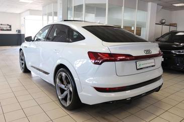 Audi E-tron Sportback — photo 7
