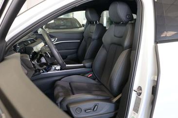 Audi E-tron Sportback — photo 13